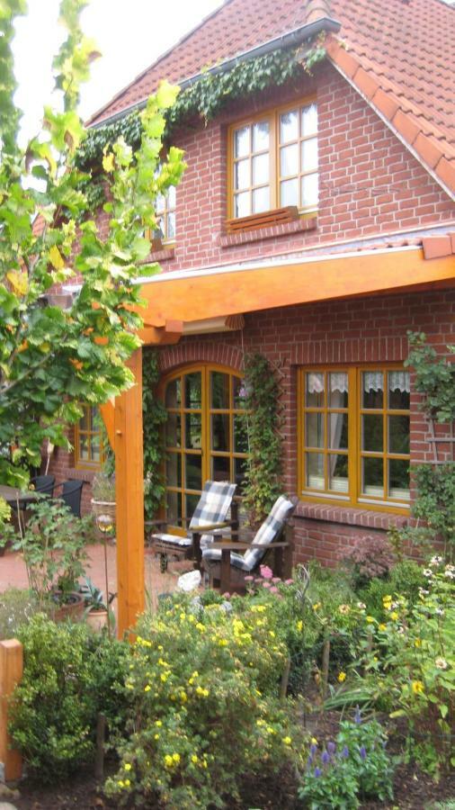Gaesteappartement Appricot อาเดนดอร์ฟ ภายนอก รูปภาพ